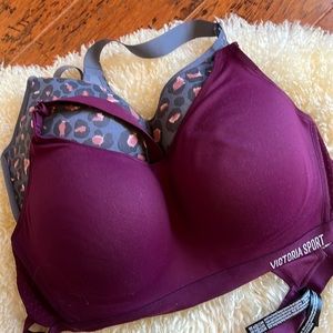 Victoria’s Secret Victoria Sport size 36DD bundle of 2